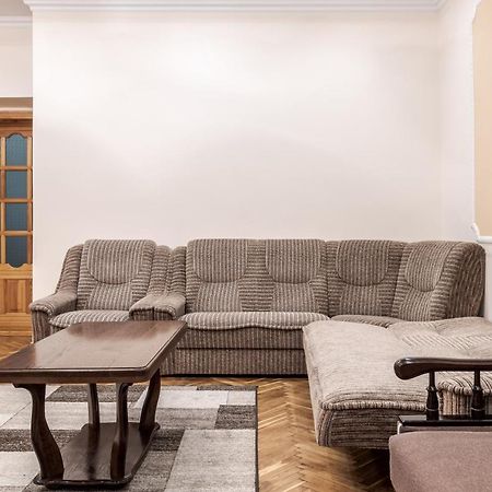 Akademika Hnatyuka Apartment Lviv Dış mekan fotoğraf
