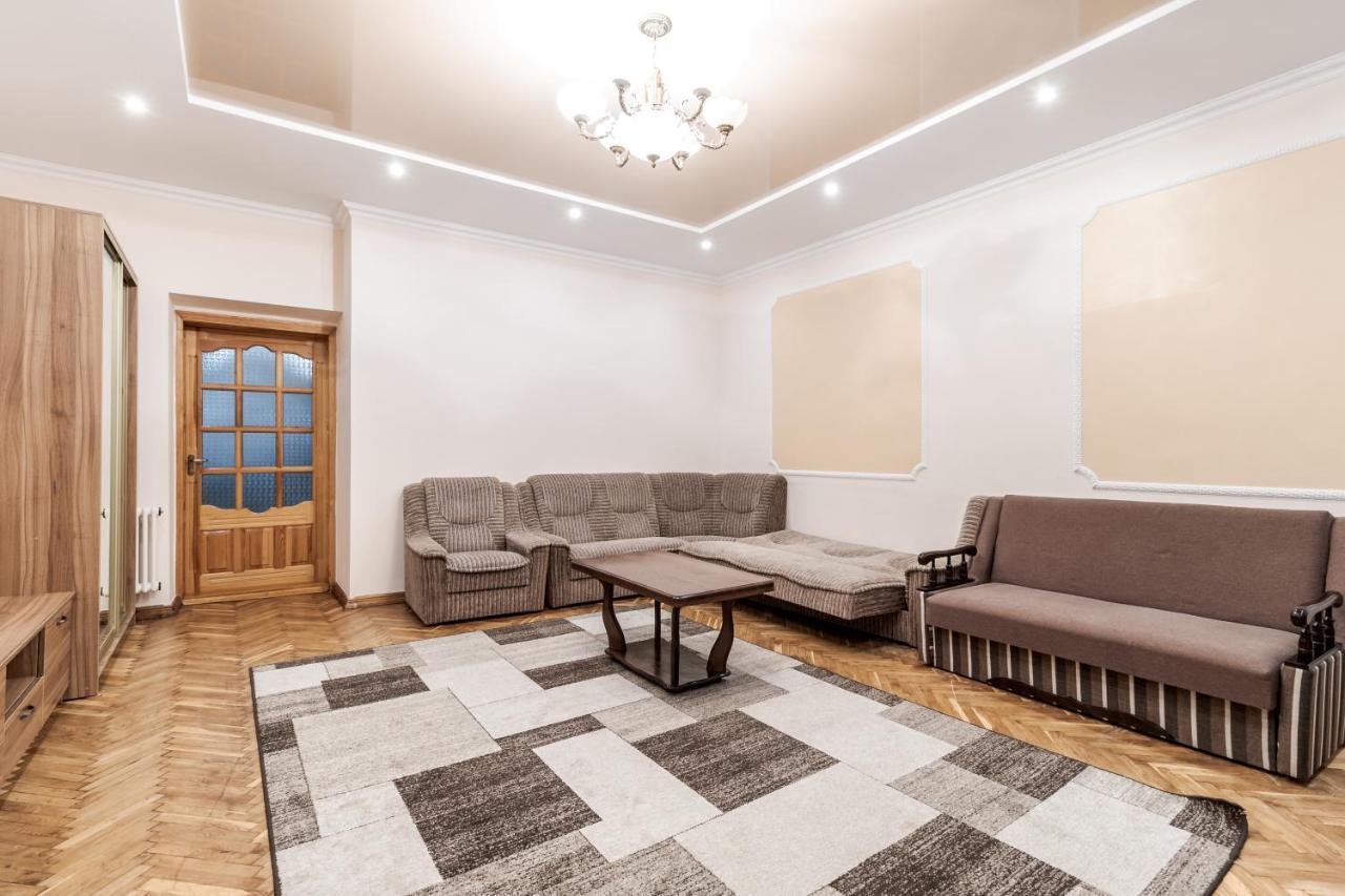 Akademika Hnatyuka Apartment Lviv Dış mekan fotoğraf