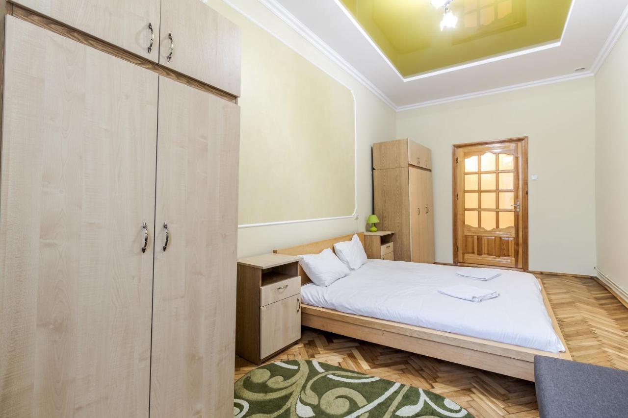 Akademika Hnatyuka Apartment Lviv Dış mekan fotoğraf