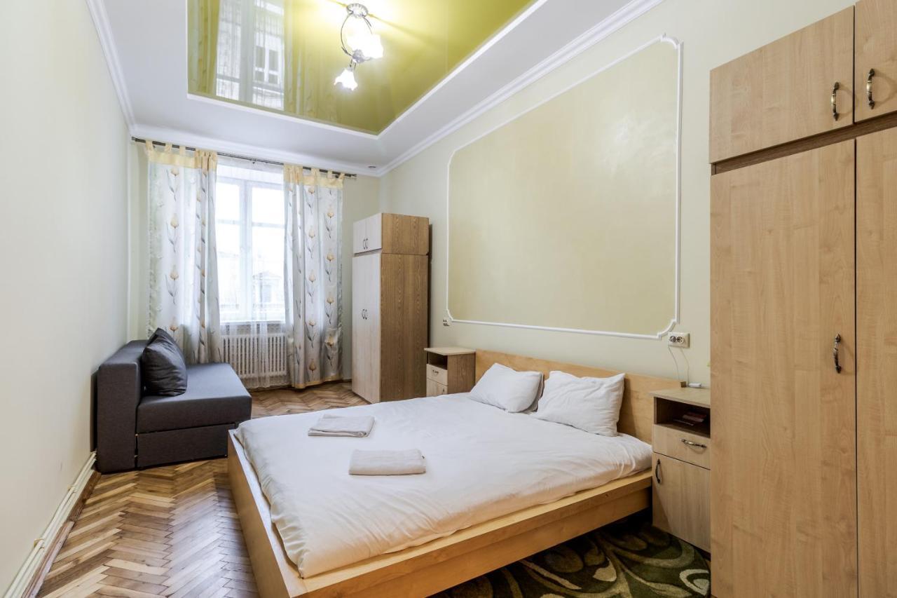Akademika Hnatyuka Apartment Lviv Dış mekan fotoğraf