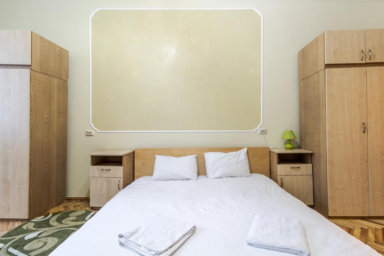 Akademika Hnatyuka Apartment Lviv Dış mekan fotoğraf