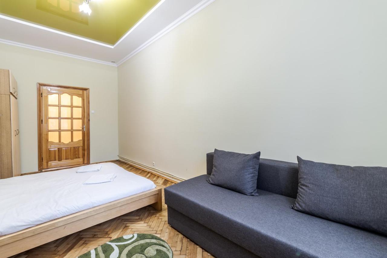 Akademika Hnatyuka Apartment Lviv Dış mekan fotoğraf