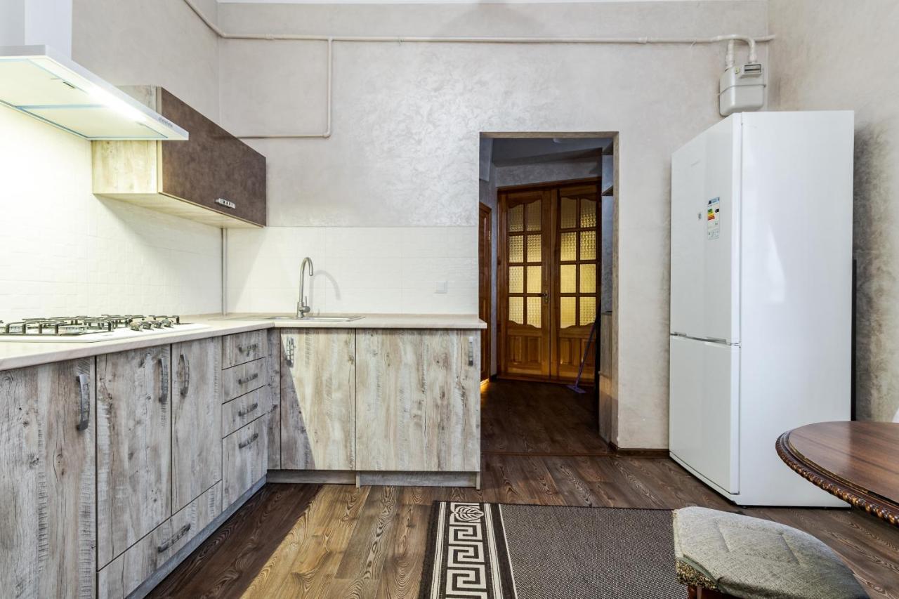 Akademika Hnatyuka Apartment Lviv Dış mekan fotoğraf
