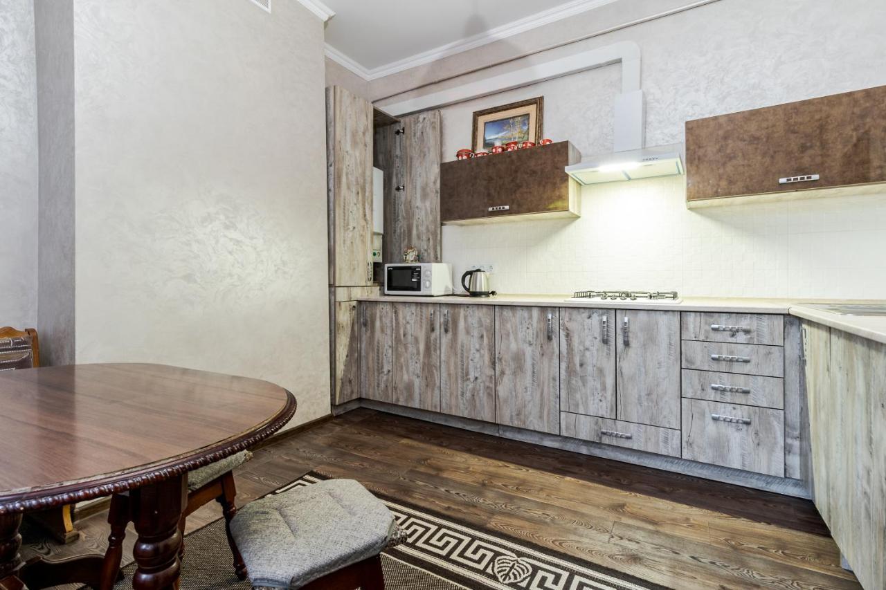 Akademika Hnatyuka Apartment Lviv Dış mekan fotoğraf