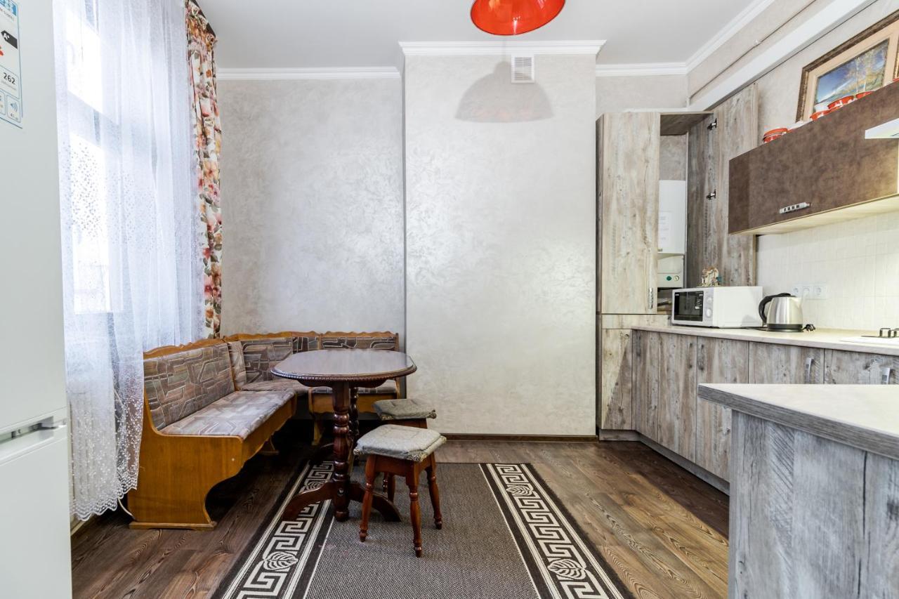 Akademika Hnatyuka Apartment Lviv Dış mekan fotoğraf