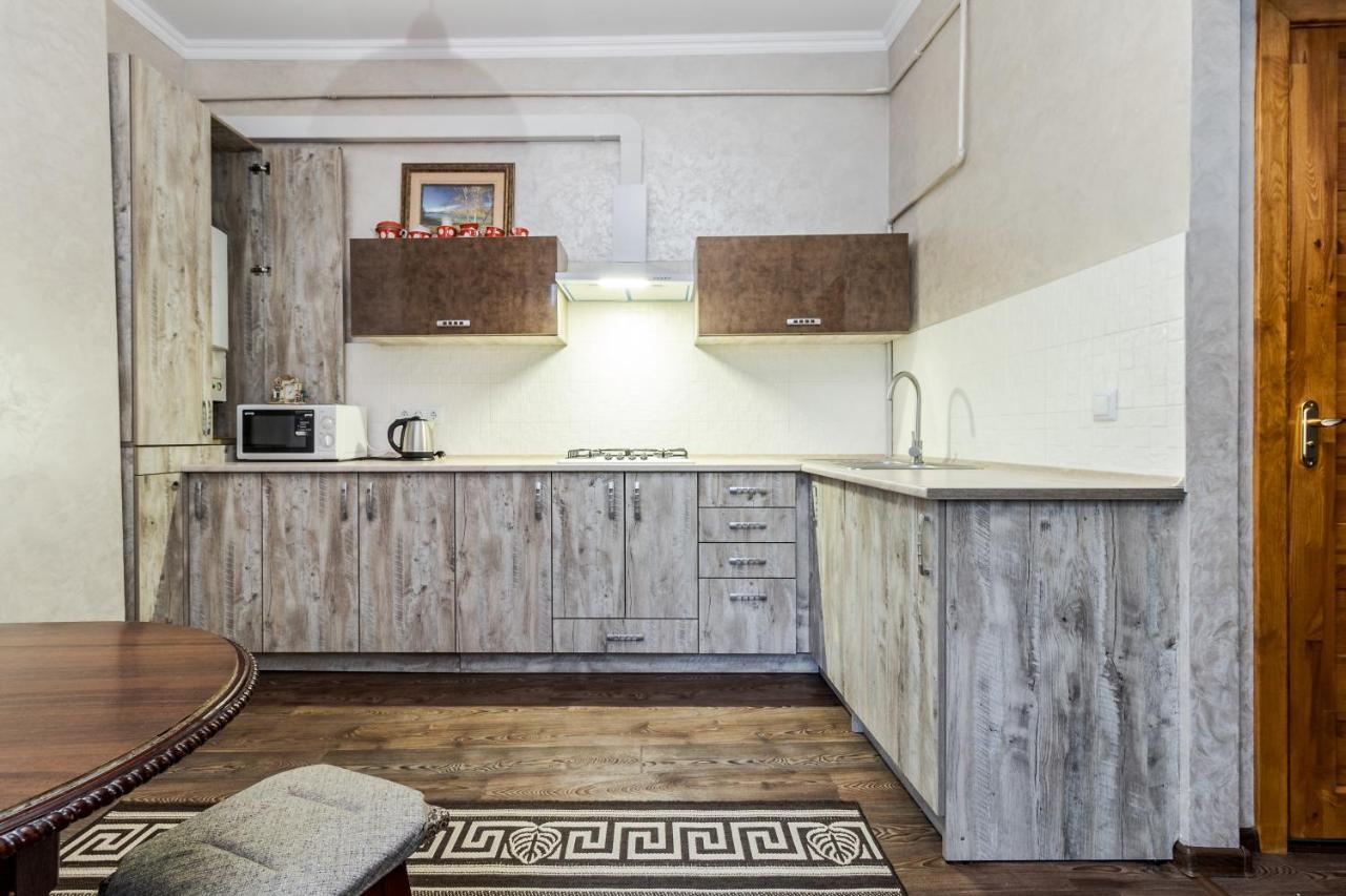 Akademika Hnatyuka Apartment Lviv Dış mekan fotoğraf